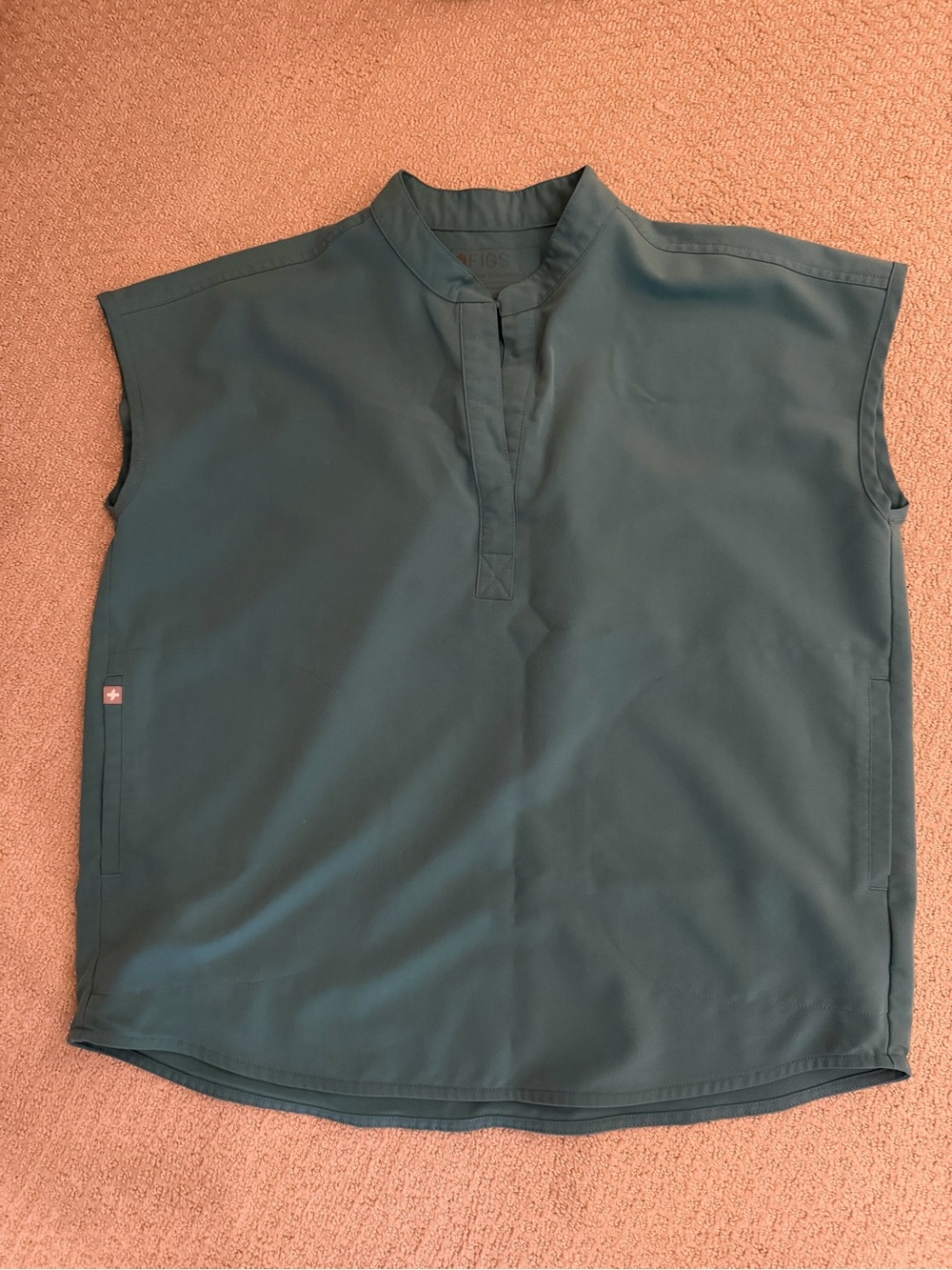 Figs Women's Teal Sleeveless Button-Down Scrub Top